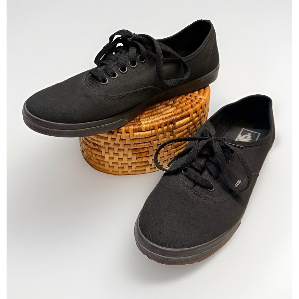 Women's Vans Authentic Skate Shoes in Black, 9.5 women 8 men's